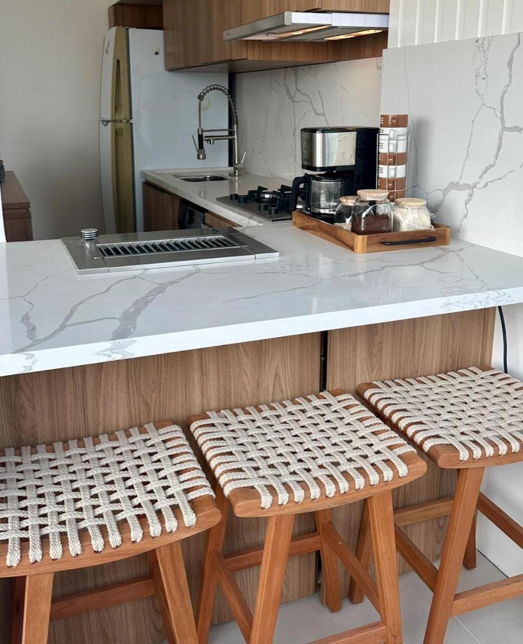 Lindo Apto No Melhor Lugar Da Barra Da Tijuca! Com Uma Vista De Tirar O Folego, Frente Para O Mar! Totalmente Equipado E Decorado Ao Lado Dos Melhores Hoteis E Quiosques Da Barra! Portaria 24H, Piscina, Sauna, Jacuzzi, Academia, Garagem, Wi-Fi, Lavan Ріо-де-Жанейро Екстер'єр фото