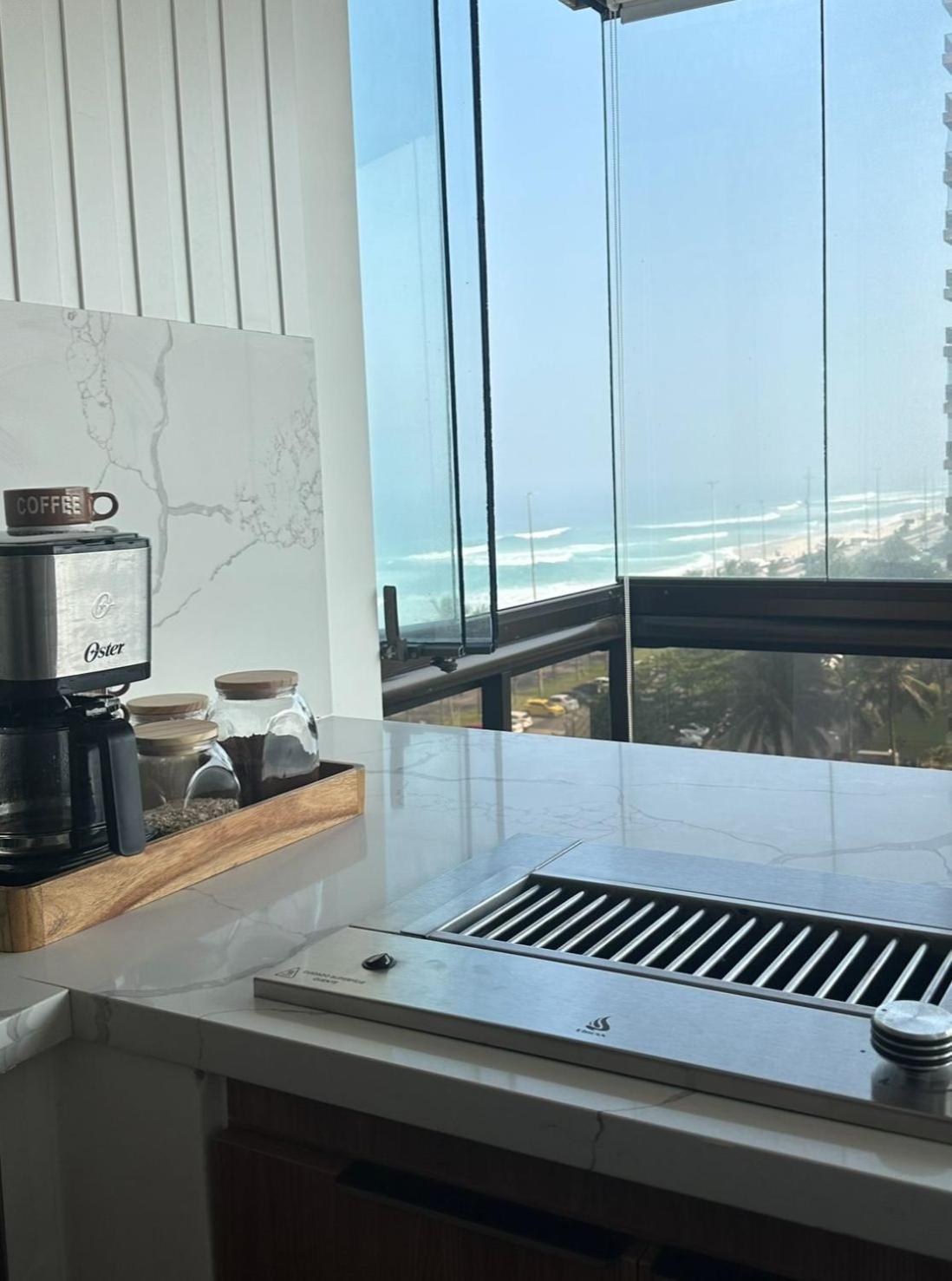Lindo Apto No Melhor Lugar Da Barra Da Tijuca! Com Uma Vista De Tirar O Folego, Frente Para O Mar! Totalmente Equipado E Decorado Ao Lado Dos Melhores Hoteis E Quiosques Da Barra! Portaria 24H, Piscina, Sauna, Jacuzzi, Academia, Garagem, Wi-Fi, Lavan Ріо-де-Жанейро Екстер'єр фото
