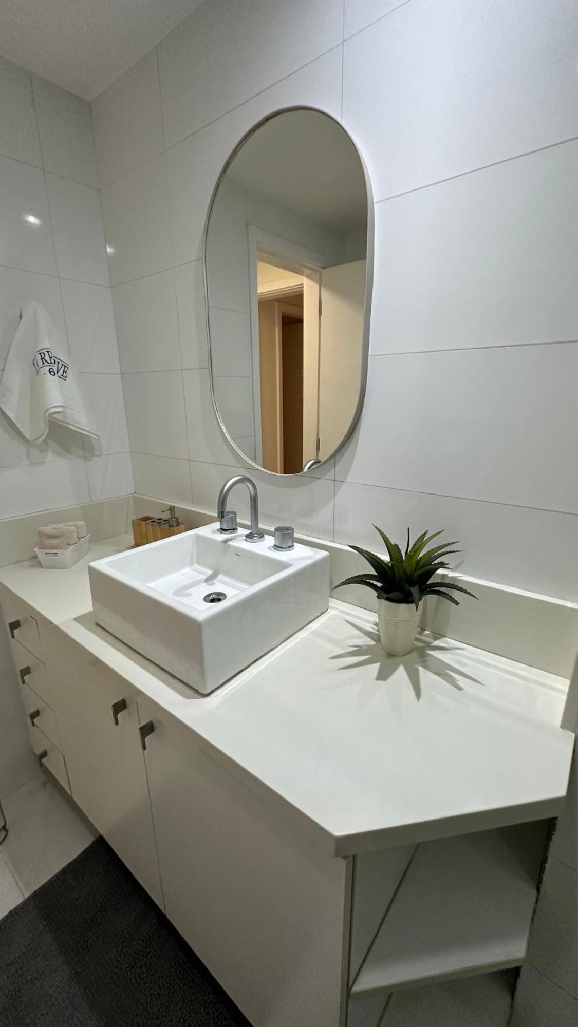 Lindo Apto No Melhor Lugar Da Barra Da Tijuca! Com Uma Vista De Tirar O Folego, Frente Para O Mar! Totalmente Equipado E Decorado Ao Lado Dos Melhores Hoteis E Quiosques Da Barra! Portaria 24H, Piscina, Sauna, Jacuzzi, Academia, Garagem, Wi-Fi, Lavan Ріо-де-Жанейро Екстер'єр фото